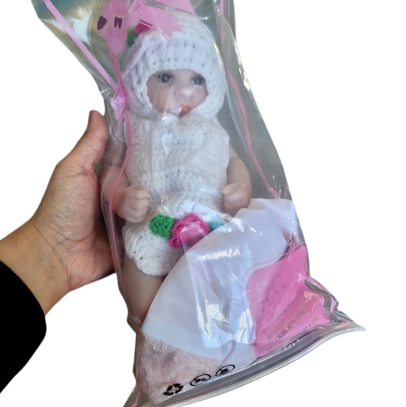 Newborn doll Limited Edition - Picture 3 of 6